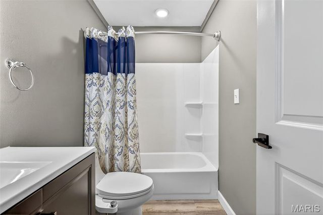 10 Glen Oaks Drive, Fenton, MO 63026