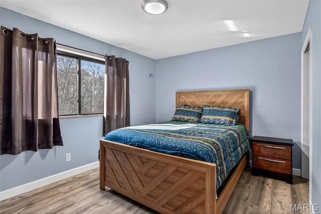 10 Glen Oaks Drive, Fenton, MO 63026