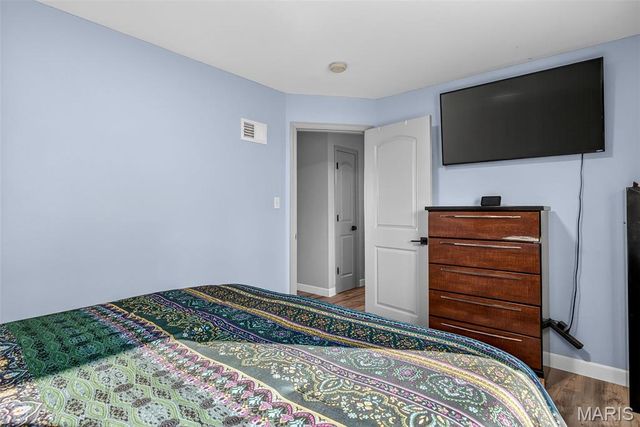 10 Glen Oaks Drive, Fenton, MO 63026