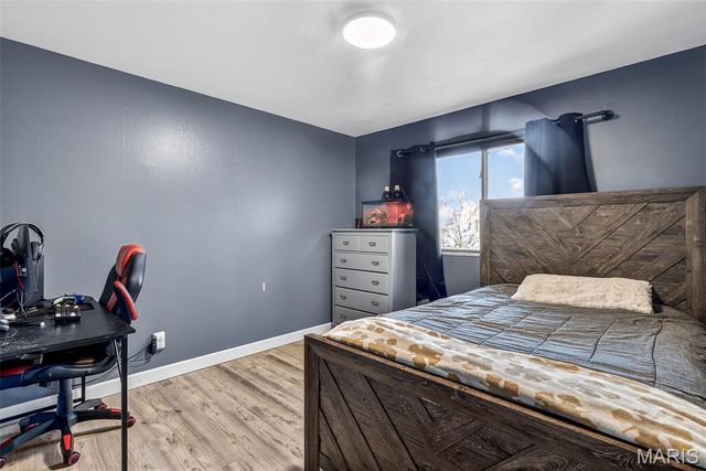 10 Glen Oaks Drive, Fenton, MO 63026