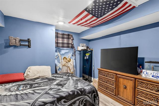 10 Glen Oaks Drive, Fenton, MO 63026