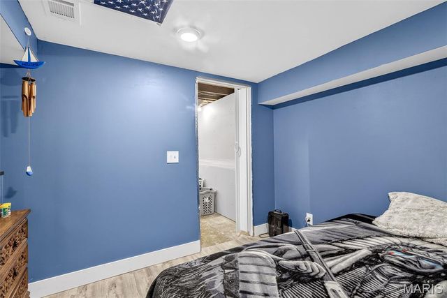 10 Glen Oaks Drive, Fenton, MO 63026