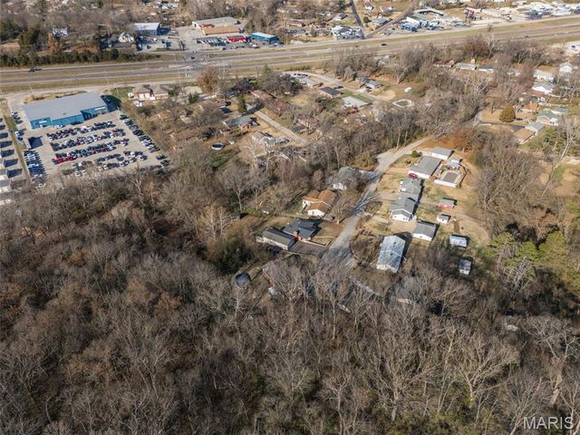 10 Glen Oaks Drive, Fenton, MO 63026