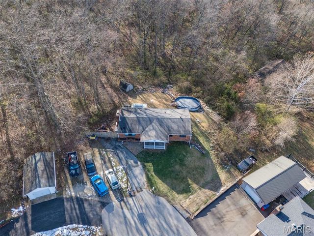 10 Glen Oaks Drive, Fenton, MO 63026