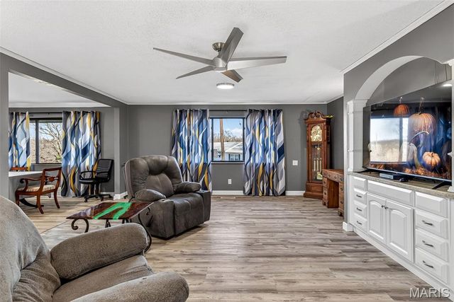 10 Glen Oaks Drive, Fenton, MO 63026