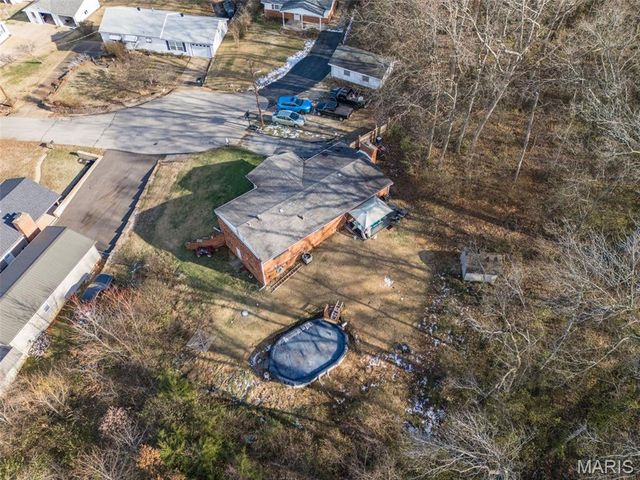 10 Glen Oaks Drive, Fenton, MO 63026