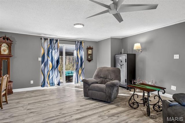 10 Glen Oaks Drive, Fenton, MO 63026