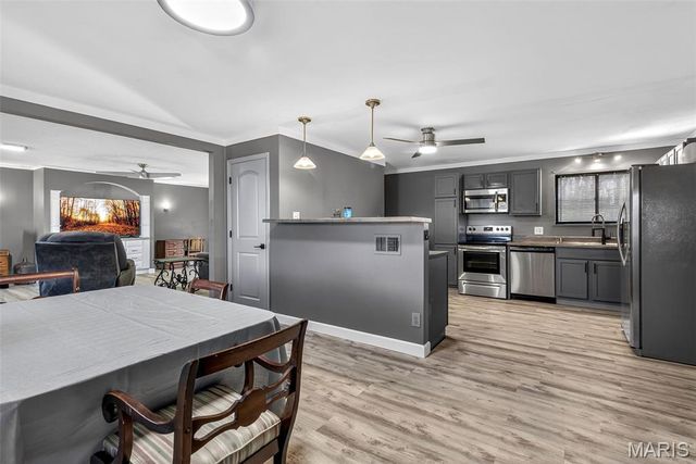 10 Glen Oaks Drive, Fenton, MO 63026