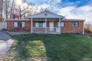 10 Glen Oaks Drive, Fenton, MO 63026
