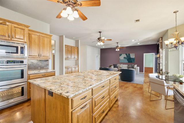2751 Mitchell Road, Krum, TX 76249