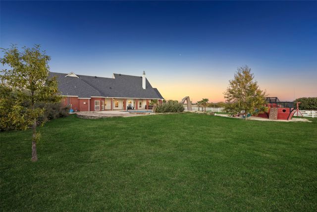 2751 Mitchell Road, Krum, TX 76249