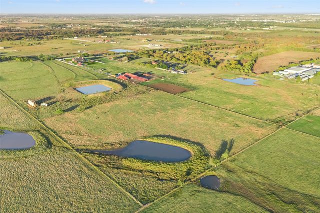2751 Mitchell Road, Krum, TX 76249