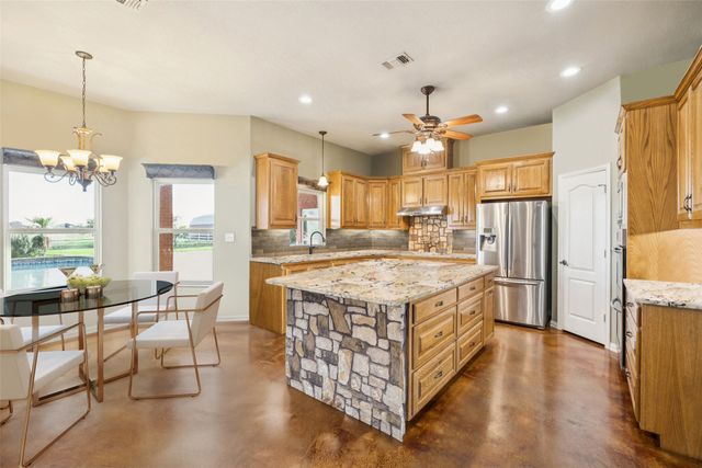 2751 Mitchell Road, Krum, TX 76249