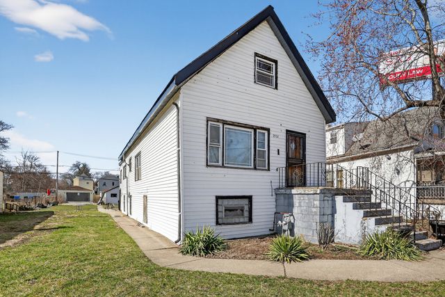 9952 S VINCENNES Avenue, Chicago, IL 60643