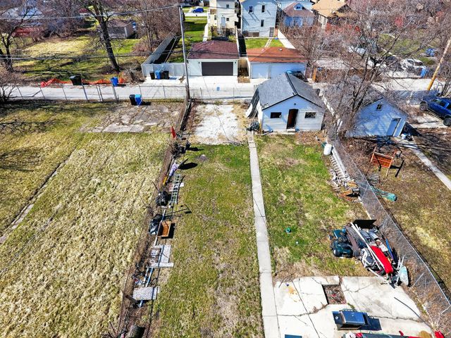 9952 S VINCENNES Avenue, Chicago, IL 60643