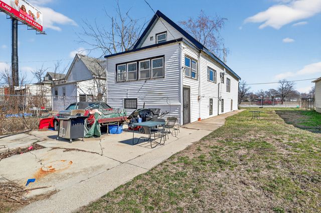 9952 S VINCENNES Avenue, Chicago, IL 60643