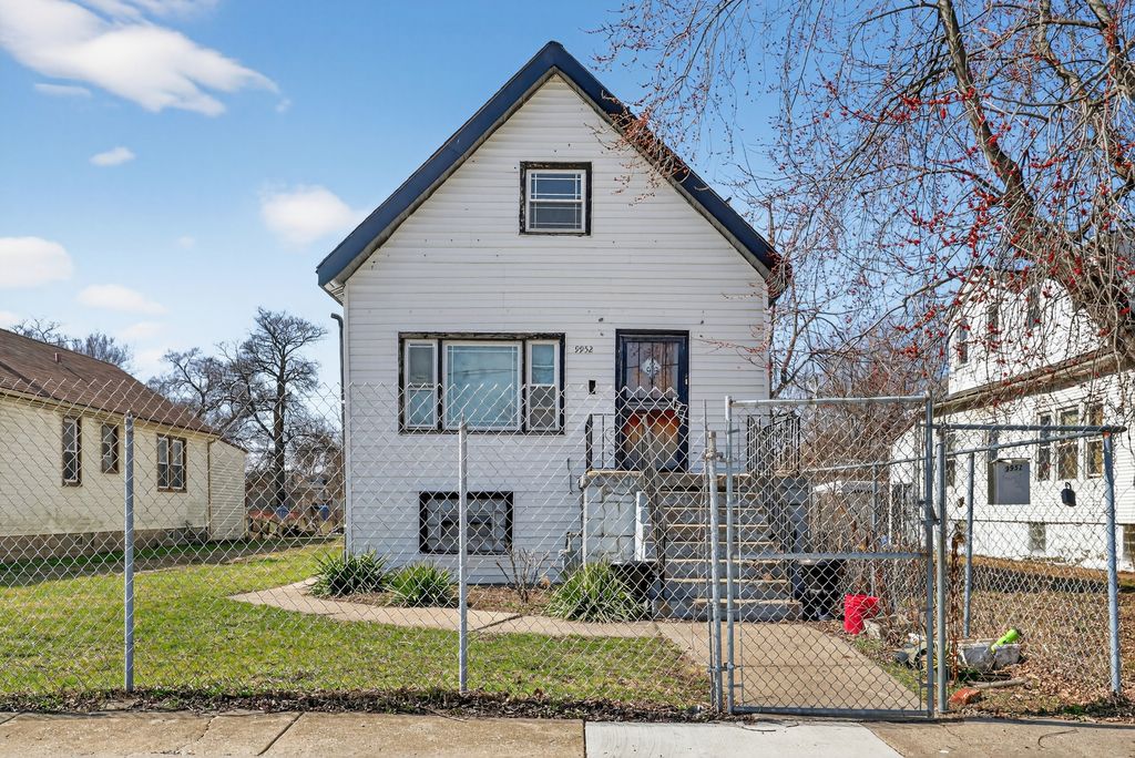 9952 S VINCENNES Avenue, Chicago, IL 60643