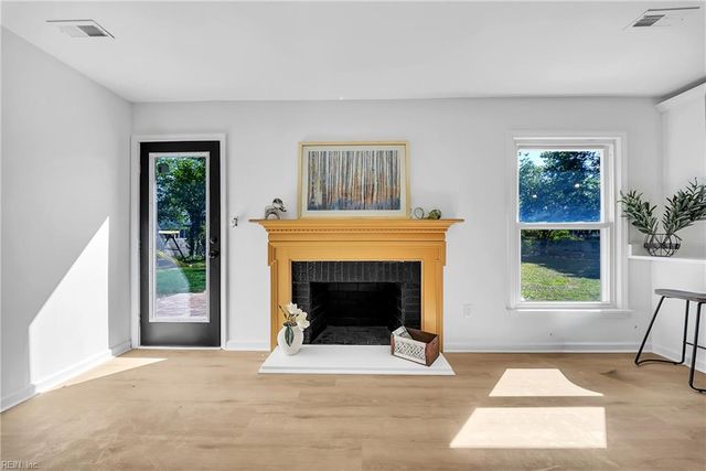 927 Moyer RD, Newport News, VA 23608