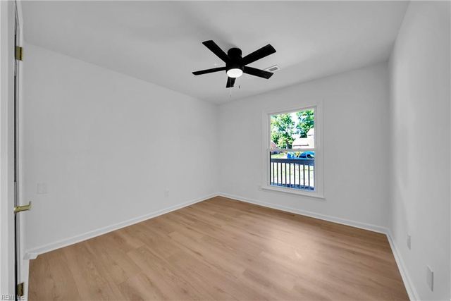 927 Moyer RD, Newport News, VA 23608