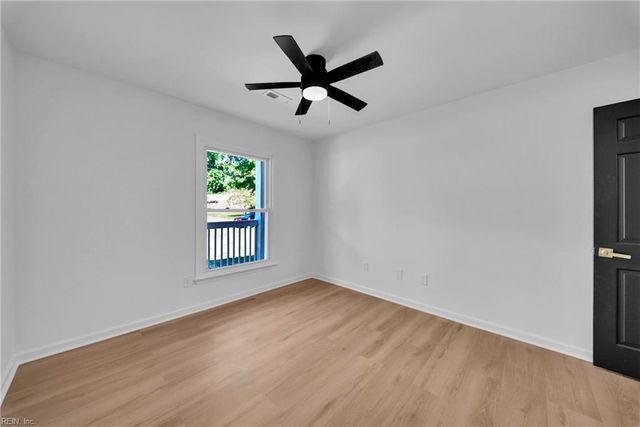 927 Moyer RD, Newport News, VA 23608