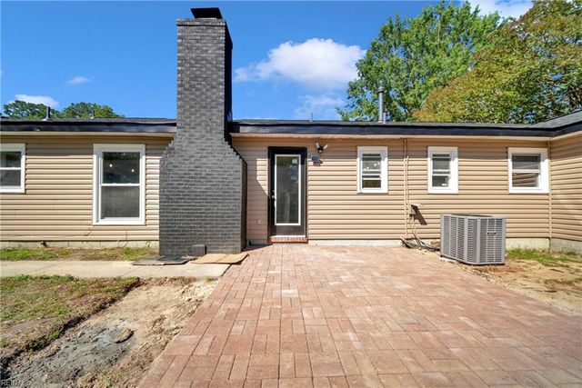 927 Moyer RD, Newport News, VA 23608