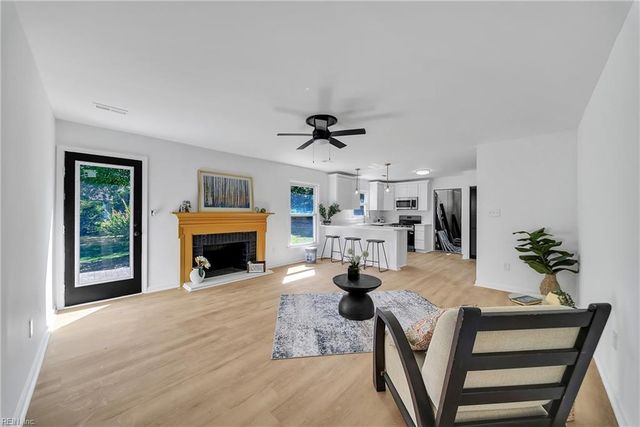 927 Moyer RD, Newport News, VA 23608