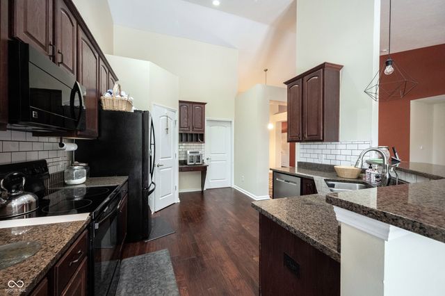 9862 N Port Drive, Mccordsville, IN 46055