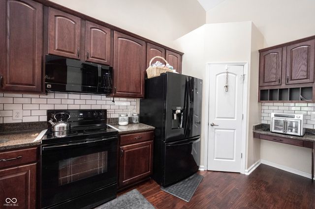 9862 N Port Drive, Mccordsville, IN 46055