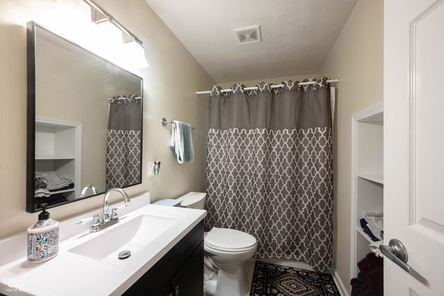 9862 N Port Drive, Mccordsville, IN 46055