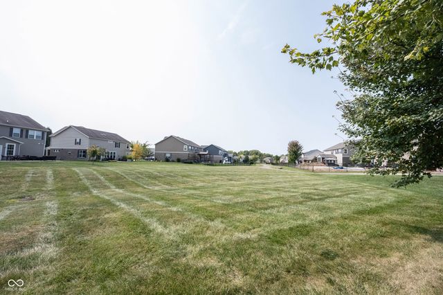 9862 N Port Drive, Mccordsville, IN 46055