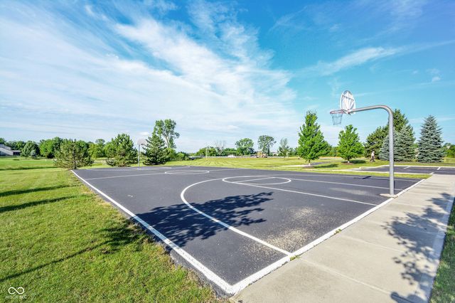 9862 N Port Drive, Mccordsville, IN 46055