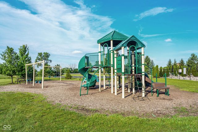 9862 N Port Drive, Mccordsville, IN 46055