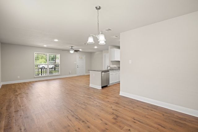785 Chase Avenue, Cleburne, TX 76031
