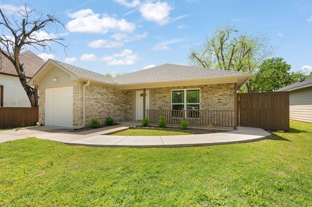 785 Chase Avenue, Cleburne, TX 76031