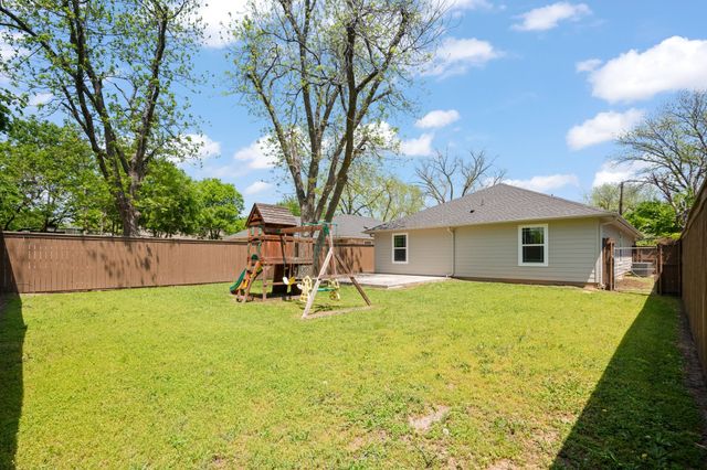 785 Chase Avenue, Cleburne, TX 76031