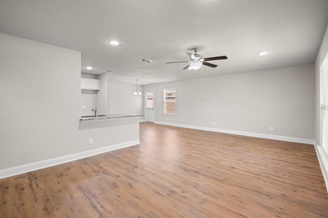 785 Chase Avenue, Cleburne, TX 76031