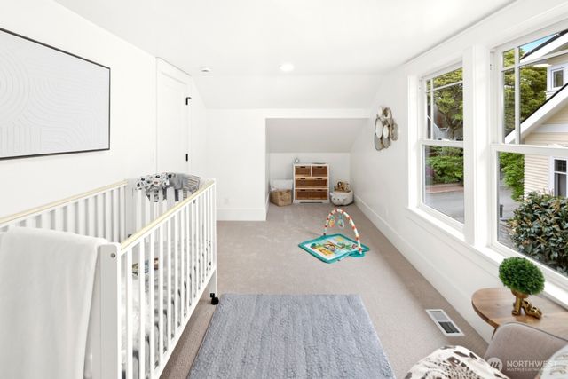 2500 Lorentz Place N, Seattle, WA 98109