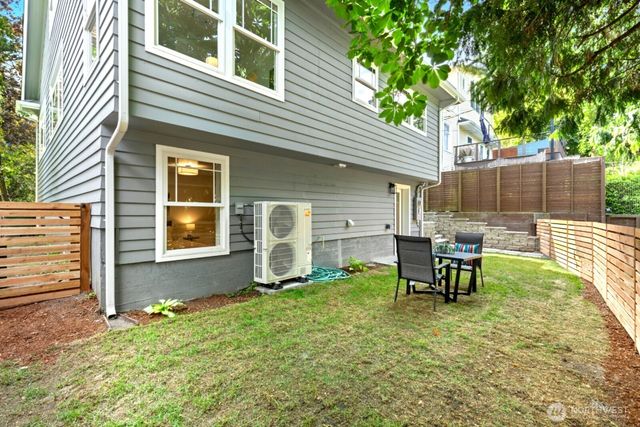 2500 Lorentz Place N, Seattle, WA 98109