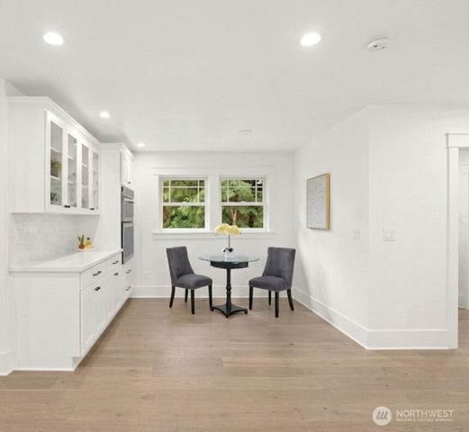2500 Lorentz Place N, Seattle, WA 98109