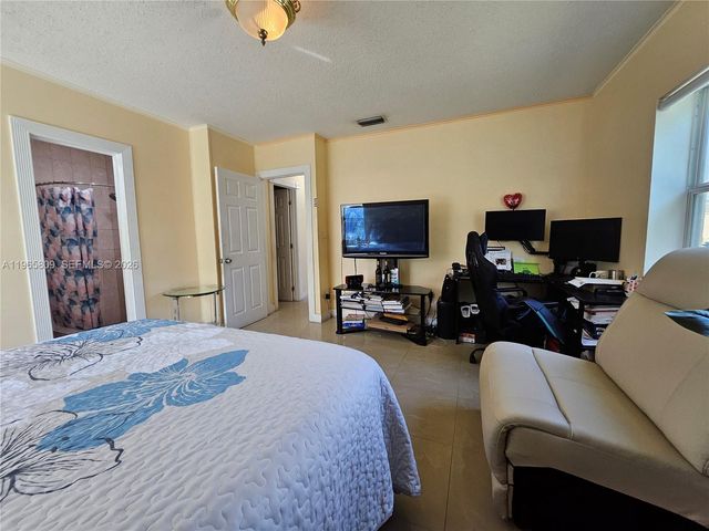 1232 NE 181st St, North Miami Beach, FL 33162