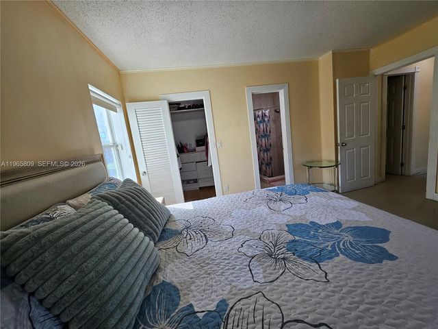 1232 NE 181st St, North Miami Beach, FL 33162