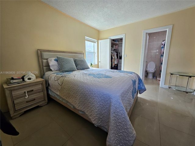 1232 NE 181st St, North Miami Beach, FL 33162