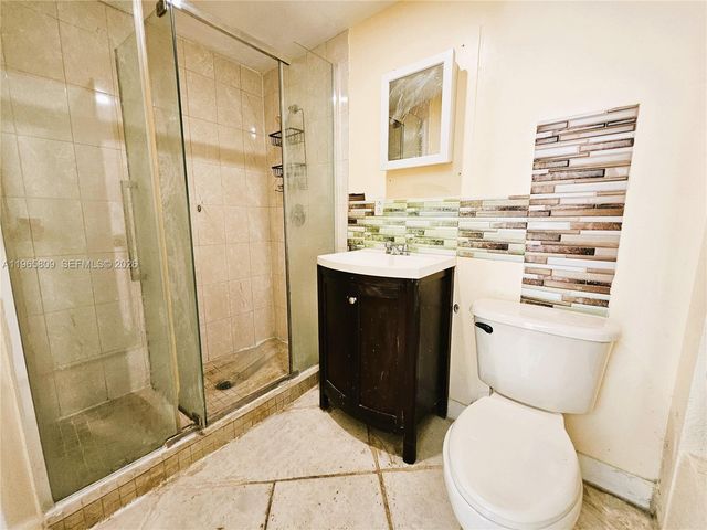 1232 NE 181st St, North Miami Beach, FL 33162