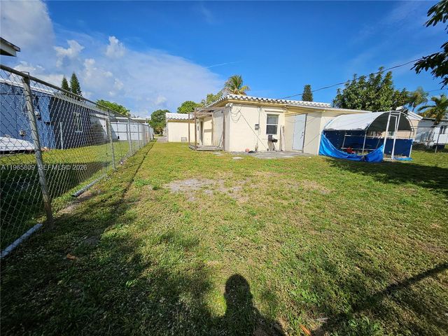 1232 NE 181st St, North Miami Beach, FL 33162