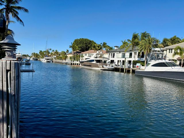 122 Nurmi Drive, Fort Lauderdale, FL 33301