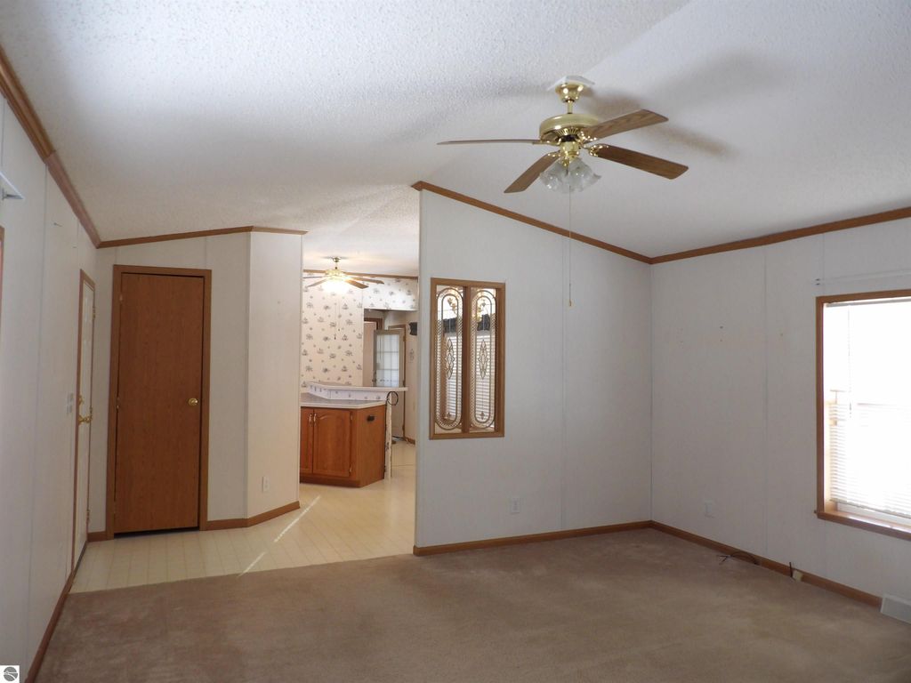 Image 11 of property listing at 380 Fairway Drive, Cadillac, MI 49601