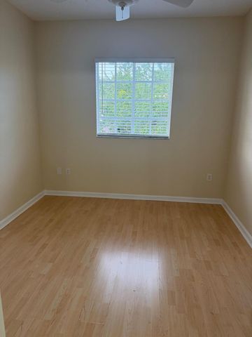8839 S Isles Circle, Tamarac, FL 33321