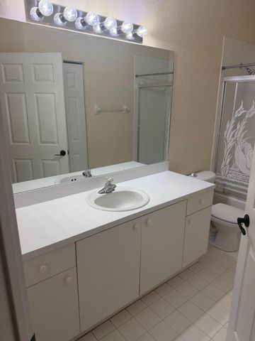 8839 S Isles Circle, Tamarac, FL 33321