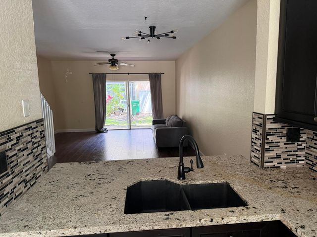 8839 S Isles Circle, Tamarac, FL 33321