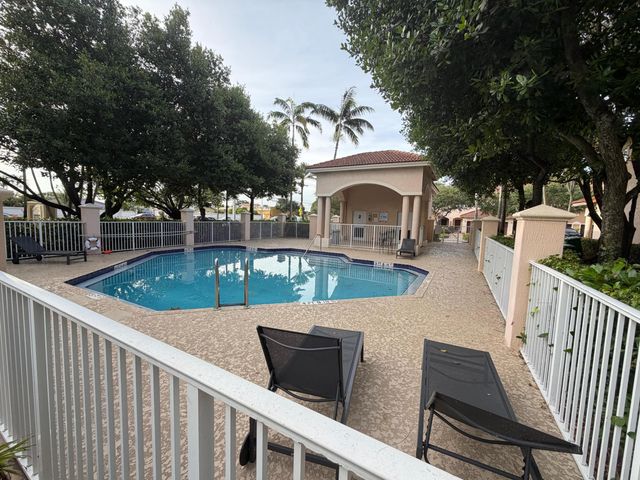 8839 S Isles Circle, Tamarac, FL 33321